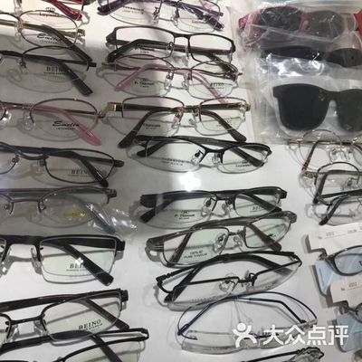 眼亮眼鏡店 上海購物新地標(biāo)，為您呈現(xiàn)頂配超薄鏡片的專業(yè)之選