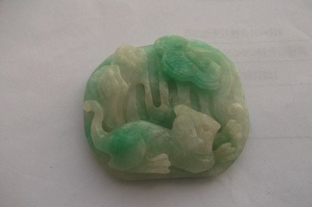 解鎖翡翠把件盤玩秘訣 從黯淡到溫潤(rùn)，掌握這些要點(diǎn)即可