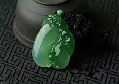 “燈下不觀玉” 翡翠行話背后的科學與智慧